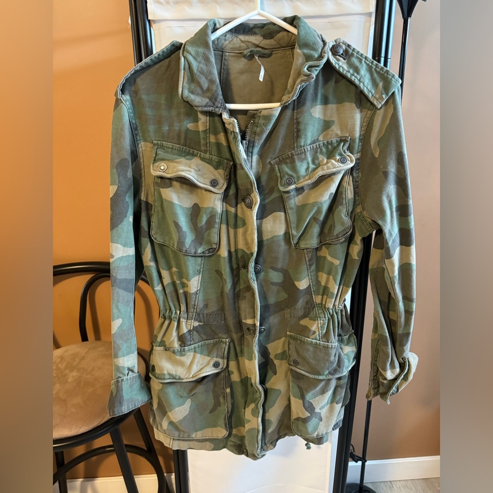 Free People Camo Utility Jacket. Excellent condition.